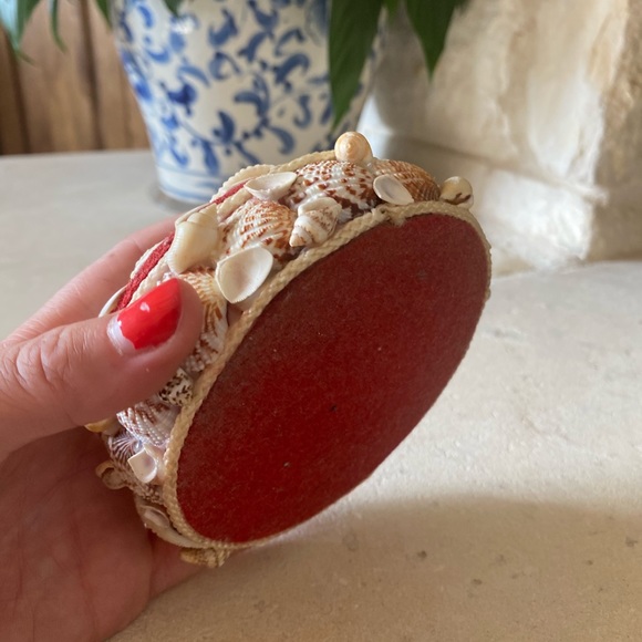 Vintage Shell Jewelry Box - Picture 5 of 6